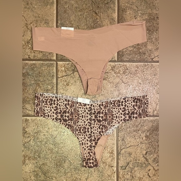 NWT 2 pairs SPANX Under Statements seamless thongs size 2X - Picture 2 of 7